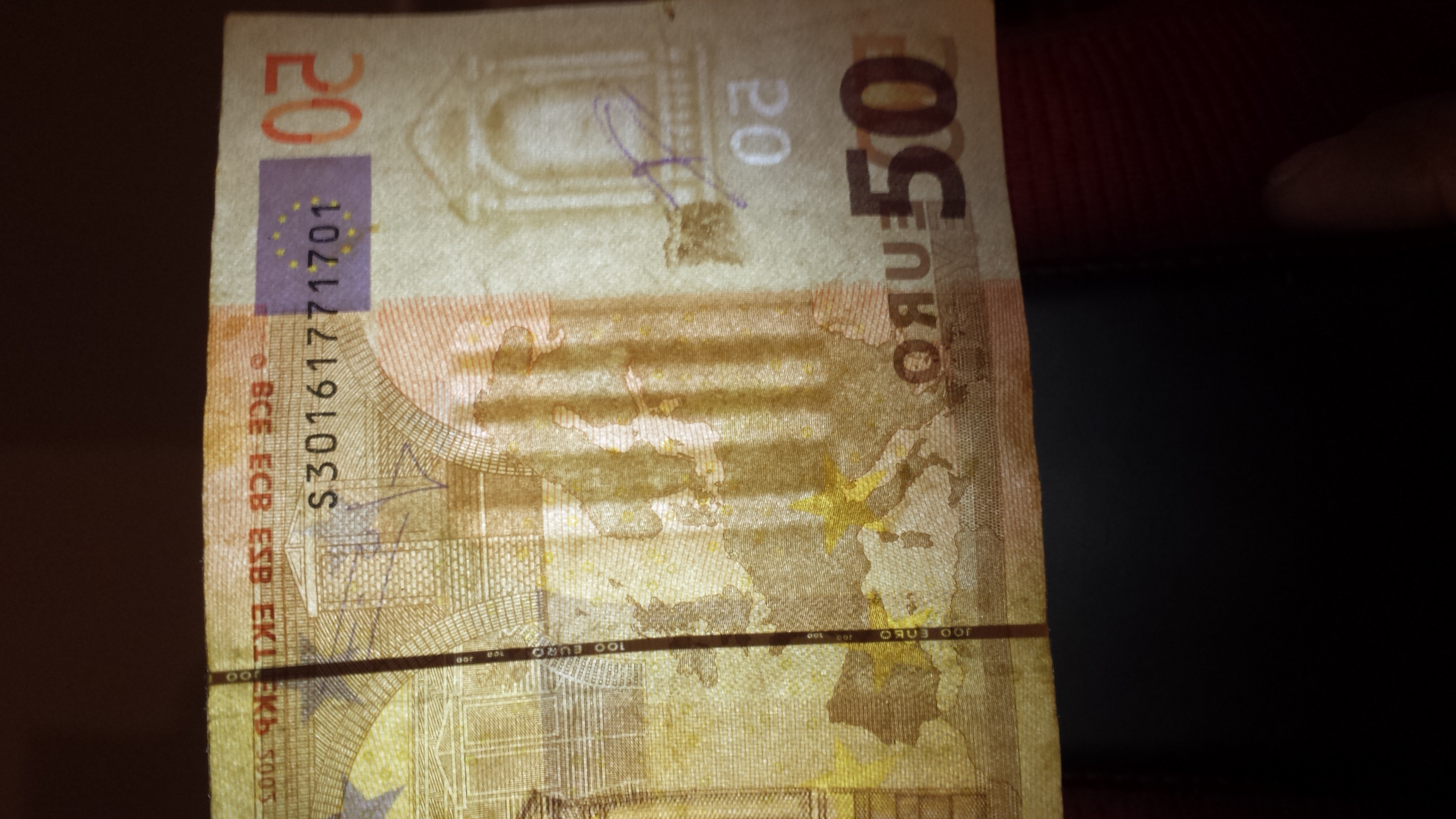 banconota da 50 € con filigrana da 100 €